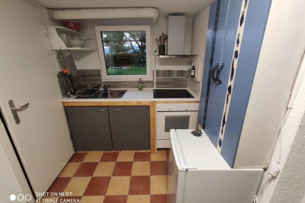 1 Piece Entresol 30 M2 Proche Du Centre Et Bain Thermal Apartment *